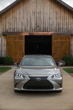 Lexus ES350 2018 года (NA)